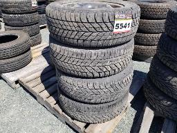 4 Pneus Good Year Ultra Winter 235/55R17 Sur Jante