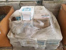 Lot de vis a tole, longueurs variés environ 40 boîtes