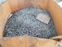 Lot de clous galvanisé 3 1/2 neuf environ 681lbs