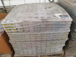 Environ 1214 boîtes de clous neufs 