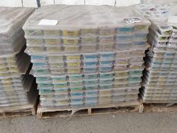 Environ 590 boîtes de clous Neuf