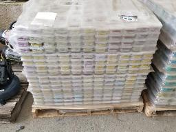 Environ 1226 boîtes de clous Neuf