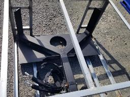 Support pour installation de pneus camion attache skid steer