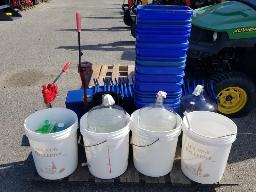 Kit pour fabrication de vin + lot de poubelle à récupération