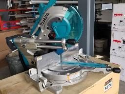 MAKITA DLS212Z Scie a onglet 12'' sans fil, 36V batterie et chargeur non inclus (Sans boite)