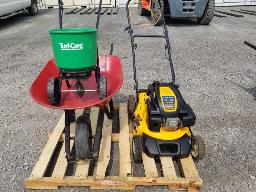1 Tondeuse Cub Cadet + 1 Brouette + 1 Épandeur