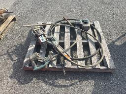 Lot de vibrateurs à béton: un 110 V et 3 à batterie