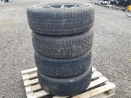 4 pneus 275/60R20 Hiver avec jante GMC 6 nuts