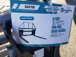 CFG Carcan avec fourche NEUF avec attache skid steer