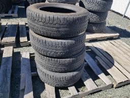Michelin-4 pneus 235/65R17