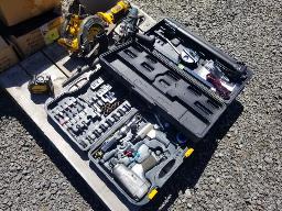 Lot d'outils à air, à batterie sans batterie et chargeur, lot de dossards, lot de salopettes de travail