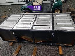 Coffre 20 tiroirs NEUF STAINLESS 87''x24''x38''  accidenté dans le bas