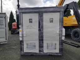 Ensemble de toilette neuf - 2 cabines privées 84''x93''x51''