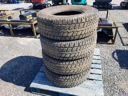 WINTERCAT 4 Pneus hiver P265/75P15