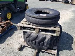 1 pneu 19.5-24L + 1 pneu 11.00-16L