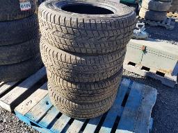 FAR ROAD FRD78 4 Pneus hiver 235/70R16