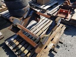 Attache pour gratte John Deere 310