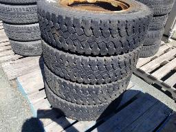 4 Pneus TRIANGLE 135/133L