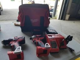 Perceuse à percussion 1/2 + Tournevis à percussion hexagonale + 1 batteries + chargeur + Sac Milwakee