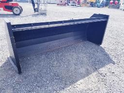 Gratte a neige 8' attache John Deere