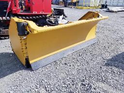 Gratte à neige 7' attache John Deere + 2 ailes de 30''