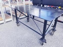 Établi en acier 64''x36''x33 sur roulette