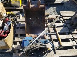 Pompe à eau + torque wrench + 2 masses + Godet à dent 16''