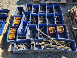 Lot de boulons variés