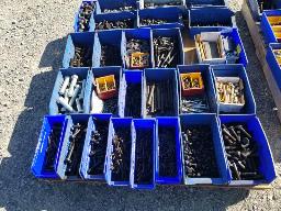 Lot boulons et écrous variés