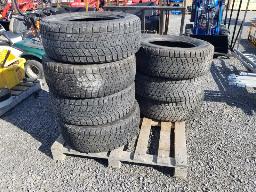 BRIDGESTONE BLIZZAK 4 pneus 265/60R18 + BLIZZAK 3 Pneus 275/65R18