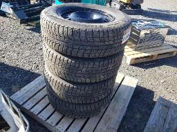 MICHELIN LATITUDE 4 pneus 245/70R17 avec jante