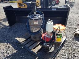 Baril graisse avec pompe, Pistolet défectueux +Petit baril graisse avec pompe + 5 gallons graisse