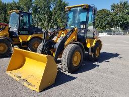 2011 JOHN DEERE 244J Chargeur sur roues
