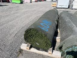 Rouleau de tapis gazon, environ 15' long