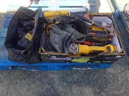 Lot d'outils manuels variés