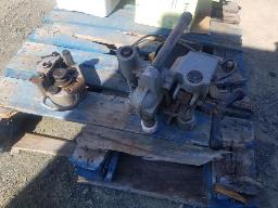 Perceuse RIDGID HC300 conçu pour percer des trous jusqu'à 3 po dans tuyau acier + RIDGID 915 Rainureuse portative