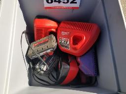 MILWAKEE Chargeur + batterie