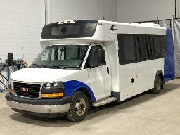 2013, GMC SAVANA 4500, MINIBUS    6 ROUES