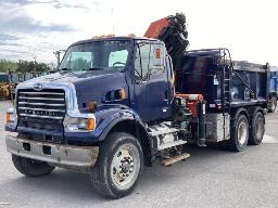 2009, STERLING L7500, CAMION À 10 ROUES    BENNE, GRUE