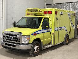 2018, FORD E-350, AMBULANCE    6 ROUES,