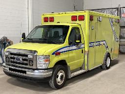 2017, FORD E-350, AMBULANCE    6 ROUES,