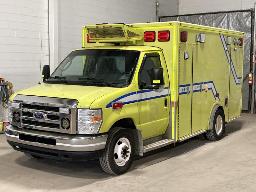 2018, FORD E-350, AMBULANCE    6 ROUES