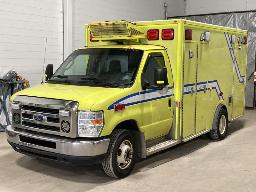 2018, FORD E-350, AMBULANCE 6 ROUES,