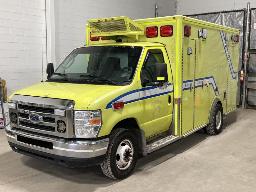 2018, FORD E-350, AMBULANCE    6 ROUES,