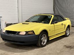 2001, FORD MUSTANG, AUTOMOBILE    DÉCAPOTABLE