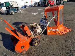 ARIENS Souffleuse 24'', 8HP, avec cabine de protection