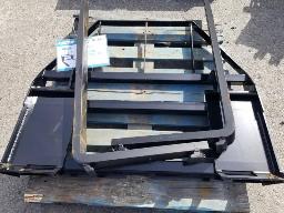 MOWER KING Set de fourche avec carcan attache skid steer