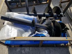 AGT Tarière attache skid steer 6