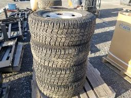 ARTIC CLAW WINTER 4 pneus hiver 265/70R17 jante acier FORD 6x135