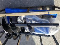 AGT Tarière attache skid steer 6